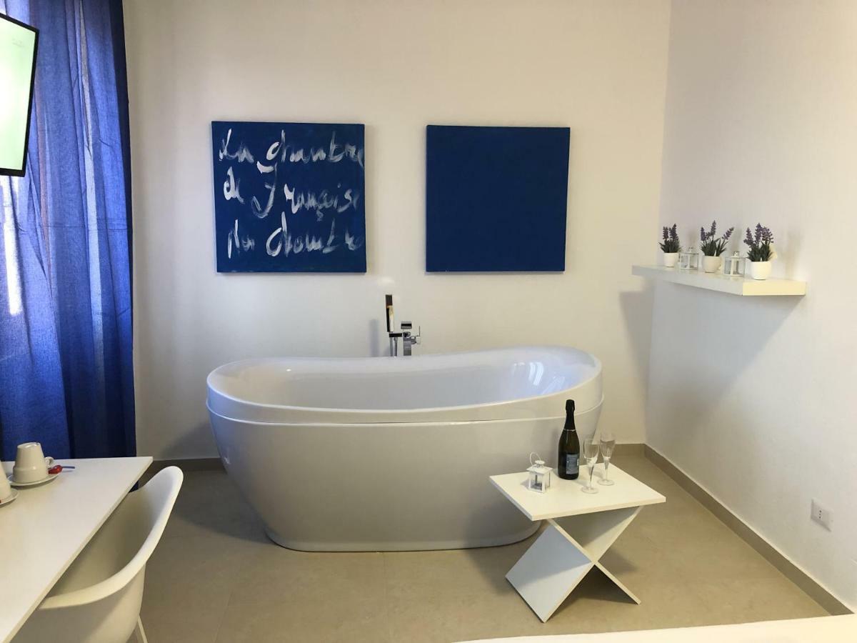 Les Chambres De Francoise Guest House Olbia Eksteriør bilde